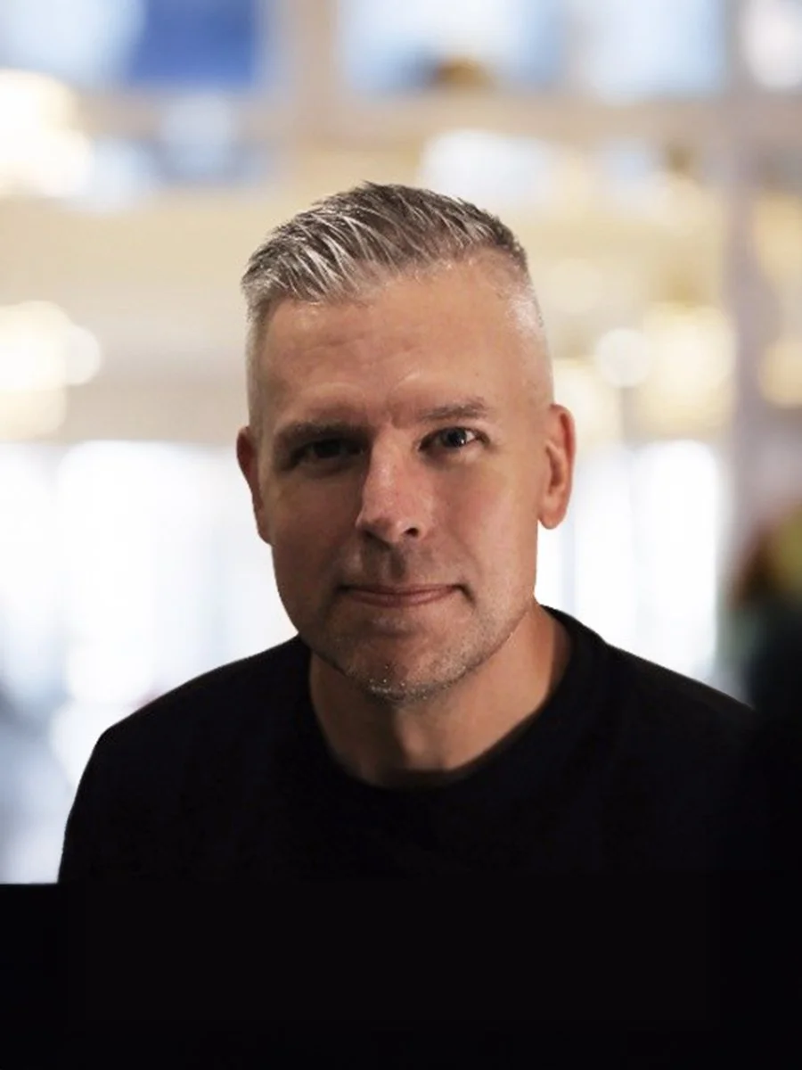 Portrait of Dj Riemersma